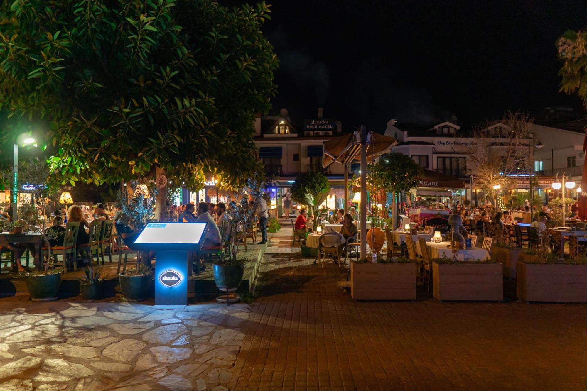 Only Blue Rhapsody Aparthotel Гьочек Екстериор снимка