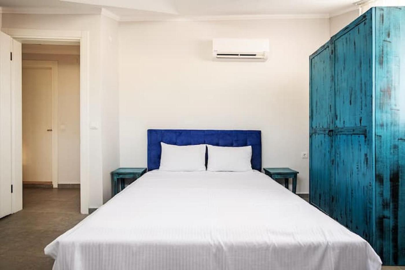 Only Blue Rhapsody Aparthotel Гьочек Екстериор снимка
