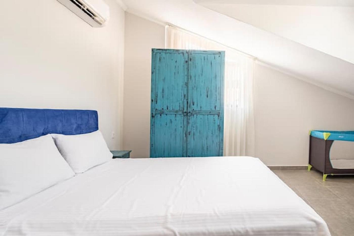 Only Blue Rhapsody Aparthotel Гьочек Екстериор снимка