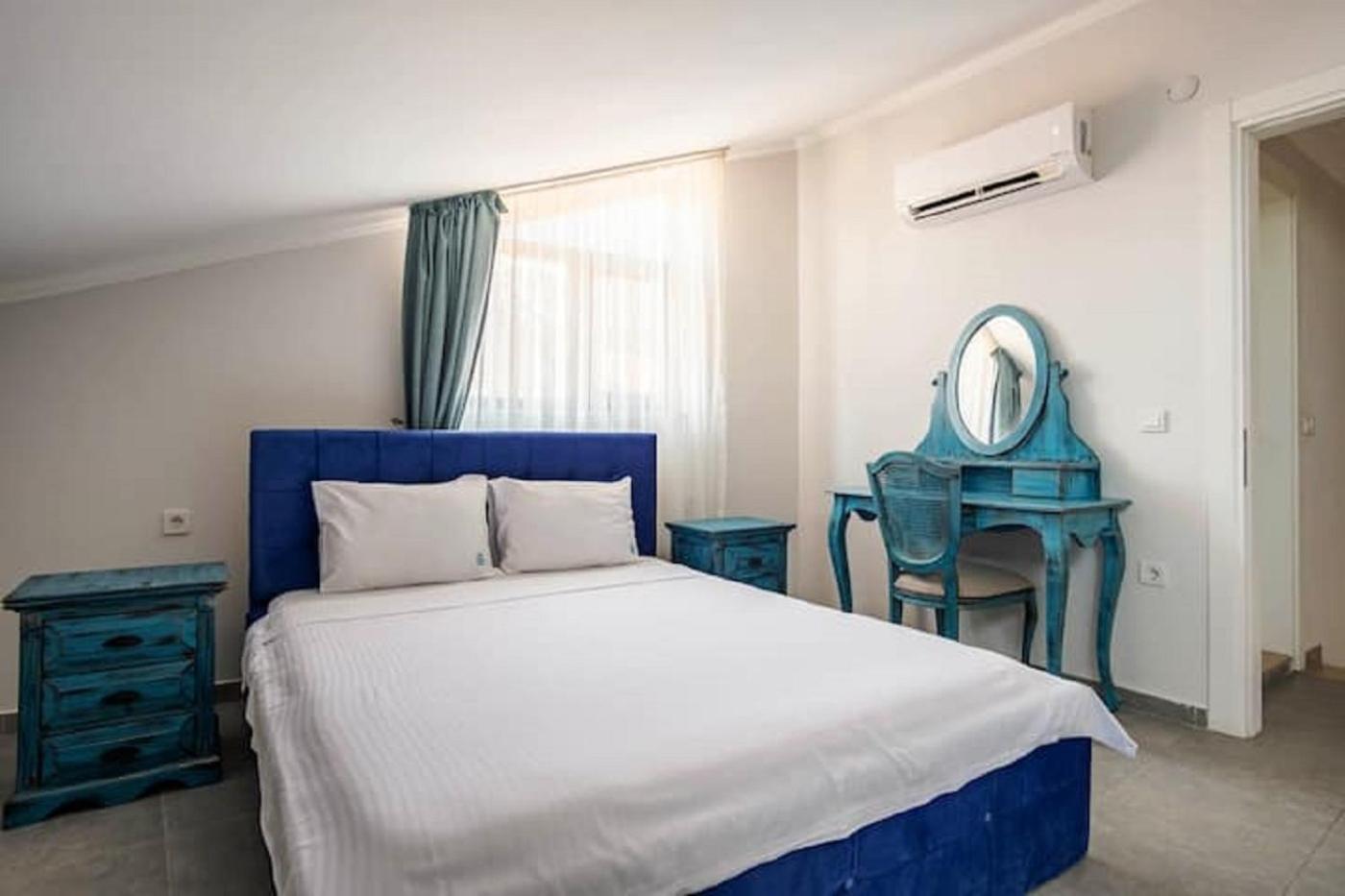 Only Blue Rhapsody Aparthotel Гьочек Екстериор снимка
